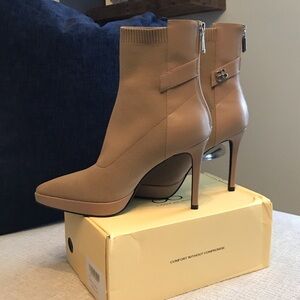 Elegant Cosy Island Tan Ankle Boots